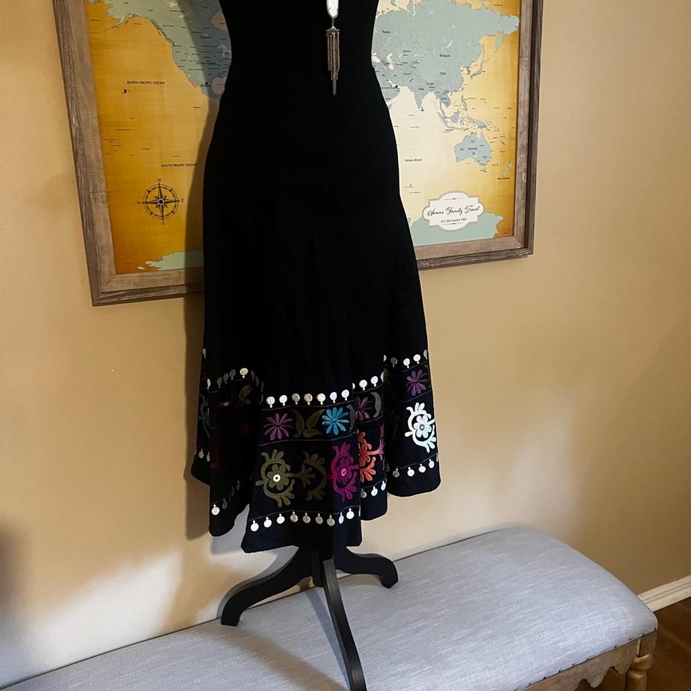 COPY - Size 10 A-line skirt with beautifully embroidered hemline.